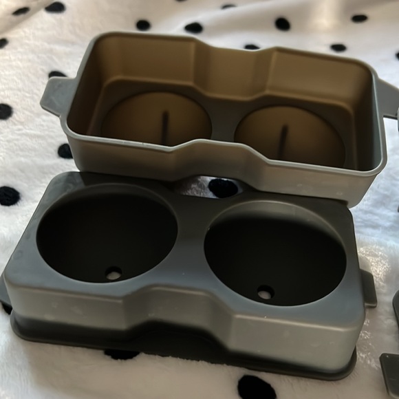 Set of 2 rubber spear ice tray - Picture 3 of 4